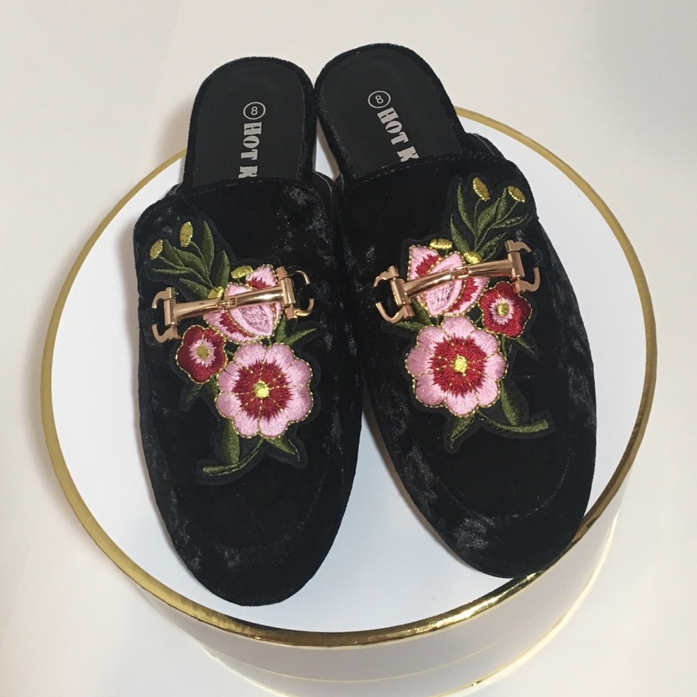 Hot Kiss Lexi Black Floral Mules
